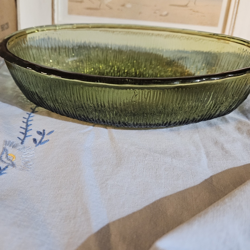 1975 ftd serving dish in green
